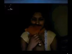 توسای خیس در کلوپ شبانه پیتر با دختران برهنه و استریپرها که گربه ها را لیس می زنند sexپسر