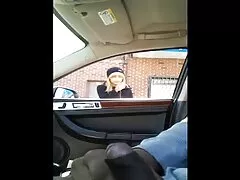 بازیکنان فوتبال برهنه پس از بازی با تیم زنان ، بازی را که در این بازی از دست داده سکس پسر ها اند ، در زمین بازی می کنند