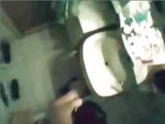 بالغ کوتاه قد به عنوان یک مانکن واقعی لباس پوشید و رفت تا با معشوق جوان خود که به خوبی به او ضربه می زد ، کنار بیاید. فیلم سکس همجنس پسر