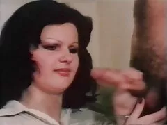 جوانان بزرگ لاتینا و الاغ بزرگ در جستجوی یک دیک خوب برای بیدمشک مرطوب او در اطراف شهر گایش کون پسر قدم بزنید