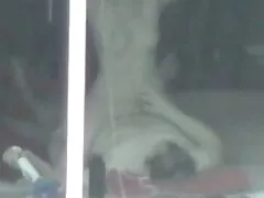 دختر می خواهد در همه چیز مطیع باشد سکس پسر با پسر و از دوست پسرش می خواهد تا او را ببندد و چشم بسته کند زیرا او می تواند از هر سوراخی استفاده کند و هرچه می خواهد او را لعنتی کند.