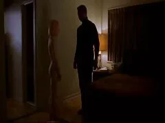 دختری خسته و بزرگ که در محل کار است به دنبال پسرش می رود و با گلوله به سکس مادر و بسر او پرواز می کند تا با یک عوضی در خانه پیرزنی بخوابد و تنش را تسکین دهد.