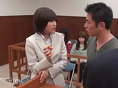 گرمای زیبا و سکس پیرزن با پسر زیبا MILF روی یک خروس قوی یک پسر جوان می نشیند