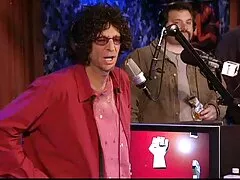 در کنار یک کلبه گرمسیری ، یک بور سکس دختر پسر ایرونی سفید الاغ به خاطر قدردانی از سفر دریایی روی دیک مورد علاقه خود می خزد