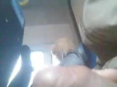 مادر عرب عاشق پسربچه دخترش شد و بیدمشک او با میل وحشی خارش پیدا کرد و سپس دیک او را مکید و سه گایش پسر نفر از آنها با دیک بزرگ خود رابطه جنسی گروهی برقرار کردند.