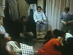 مامان می داند که پله هایش از دیدن سینه فیلم سکسی مادر پسر های زیبایش هیجان زده است و آن را انکار نمی کند ، و نکته اصلی این است که وقت داشته باشید که یک فاک خوب داشته باشید تا اینکه شوهرش از کار بیفتد و پاهای خود را برای یک مرد جوان پهن کند.