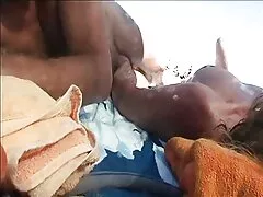 زن خانه دار curvy با لعنتی بیدمشک سخت و یک مجلل تقدیر روی سکسپسرها صورتش فراهم شده است