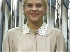 دمار از روزگارمان درآورد ، یک فاحشه بر روی پوست پوستی نوشت و همچنان در گلو سکس فرزند مادر دمید